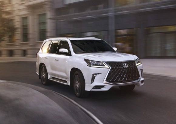 Lexus LX debiutuje w sportowym wydaniu LIFESTYLE, Motoryzacja - Największy SUV Lexusa zyskał na amerykańskim rynku nowy pakiet stylistyczny.