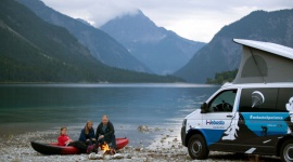 Kiedy hotel już nie wystarcza… Jak spać podczas wyprawy samochodowej LIFESTYLE, Motoryzacja - Wyjazdowe pomysły na nocleg to prawdziwa karuzela. Do dyspozycji mamy kempingi, agroturystykę, hotele i… własne samochody.