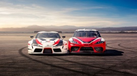 Toyota Supra wszystkich smaków na targach SEMA Show w Las Vegas LIFESTYLE, Motoryzacja - Wystarczy jeden rzut oka na stoisko Toyoty na targach SEMA w Las Vegas, by rozpoznać jego główną bohaterkę. Nowa Toyota GR Supra występuje tutaj w tylu wersjach, że każdy fan japońskiego supersamochodu będzie wniebowzięty.