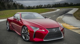 Lexus LC F jak LFA i nowa GR Supra – inżynierowie zmieniają koncepcję? LIFESTYLE, Motoryzacja - Do Lexusa LC w wersji coupé dołączył właśnie kabriolet, ale fani ekstremalnych samochodów sportowych najbardziej czekają na inne auto związane ze zjawiskowym grand tourerem – LC F.