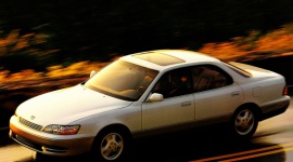 Historia Lexusa ES LIFESTYLE, Motoryzacja - Marka Lexus debiutowała w USA we wrześniu 1989 roku, ze swoim flagowym modelem LS 400. Była to słuszna decyzja, ponieważ ta dopracowana konstrukcja na nowo zdefiniowała rynek luksusowych samochodów.