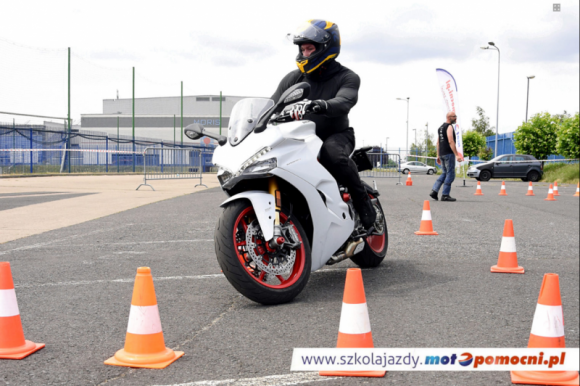 MotoPomocni przeszkolą kierowców motocykli w CH Osowa 